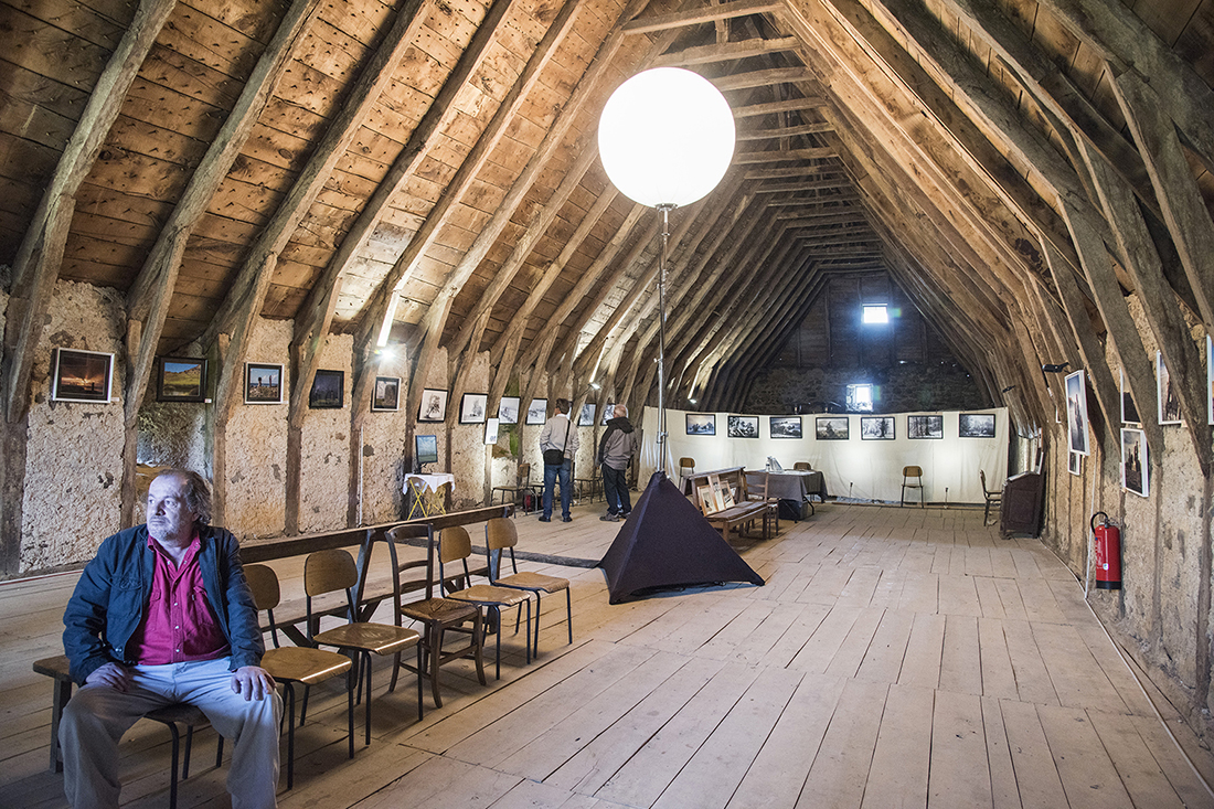 7-photo-aubrac-atelier-c-audiovisuel-expo-grange