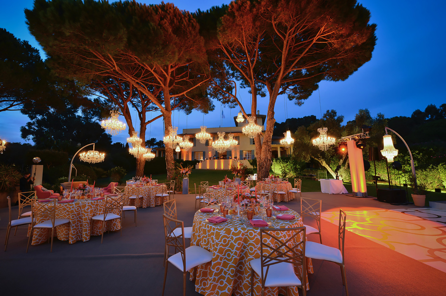 soiree-privee-atelier-c-audiovisuel-diner