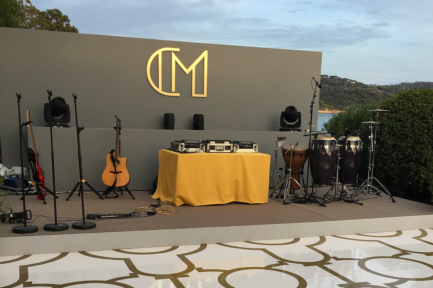 soiree-privee-atelier-c-audiovisuel-fond-scene
