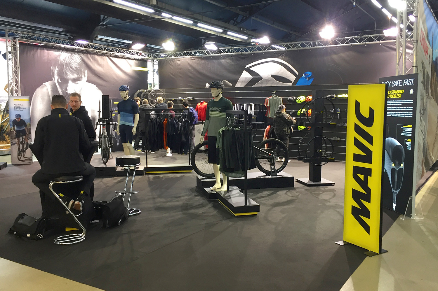 velo-in-paris-atelier-c-audiovisuel-mavic